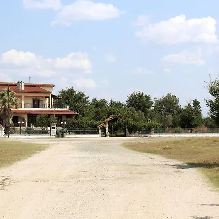 With 3 Bedrooms * Polykastro